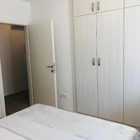 Sirena Apartman *